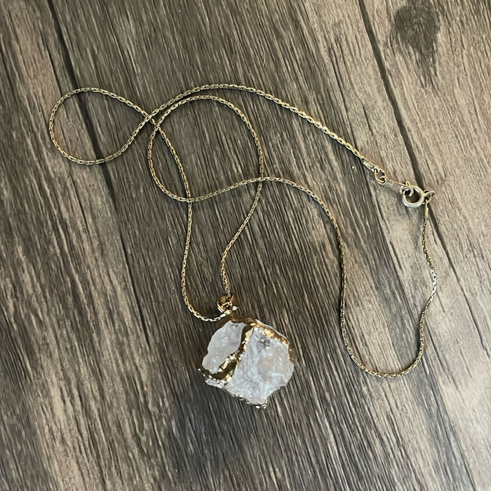 Quartz pendant